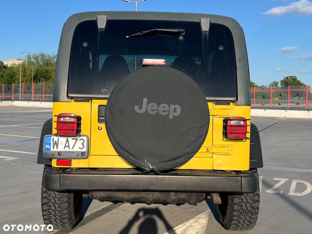 Jeep Wrangler - 11