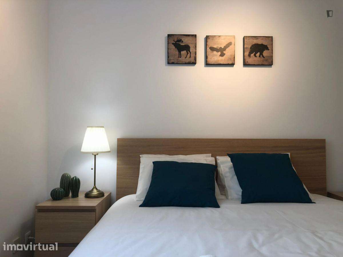 Quarto - localizado em Intendente Lisbon - Grande imagem: 3/12