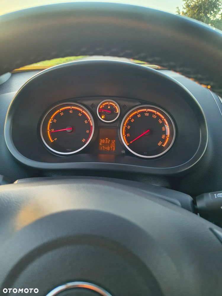 Opel Corsa - 18