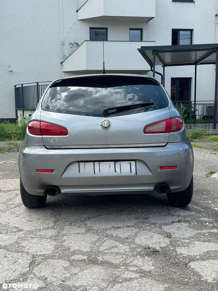 Alfa Romeo 147 1.9 JTD 8V M-Jet Distinctive - 4