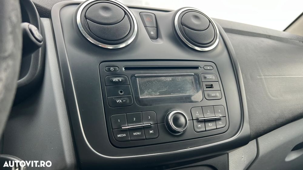 Dacia Sandero 1.5 75CP Laureate - 11