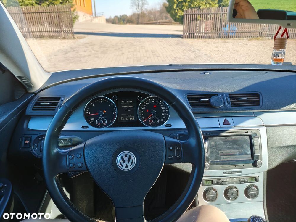 Volkswagen Passat 2.0 TDI DPF Sportline - 10