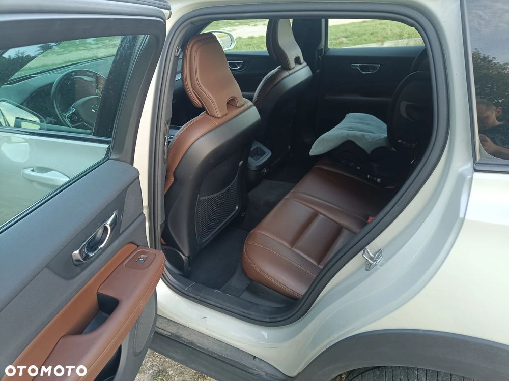 Volvo V60 Cross Country D4 AWD Geartronic - 20
