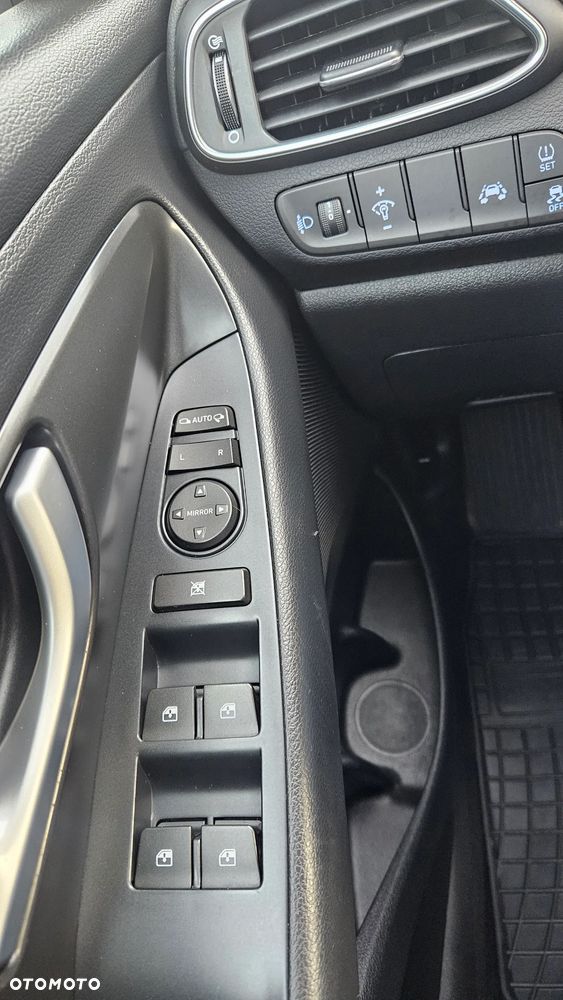Hyundai i30 1.4 Trend - 17