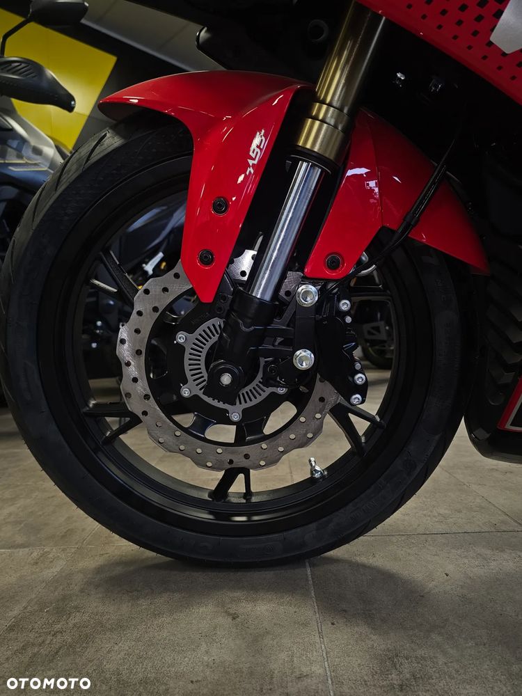 QJMOTOR SRK 125R - 17