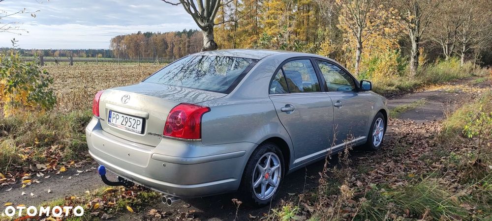 Toyota Avensis 1.8 VVT-i Sol - 9