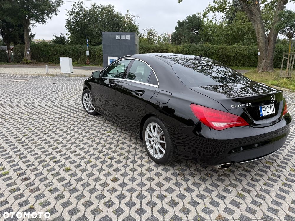 Mercedes-Benz CLA 250 7G-DCT AMG Line - 4