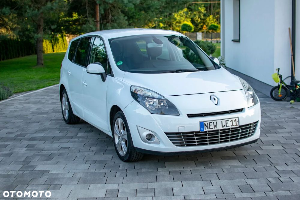 Renault Grand Scenic - 1