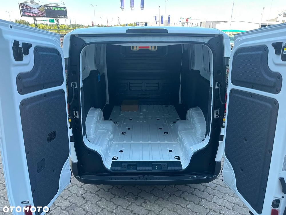 Kia PV5 - 6
