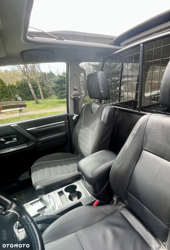 Mitsubishi Pajero - 7