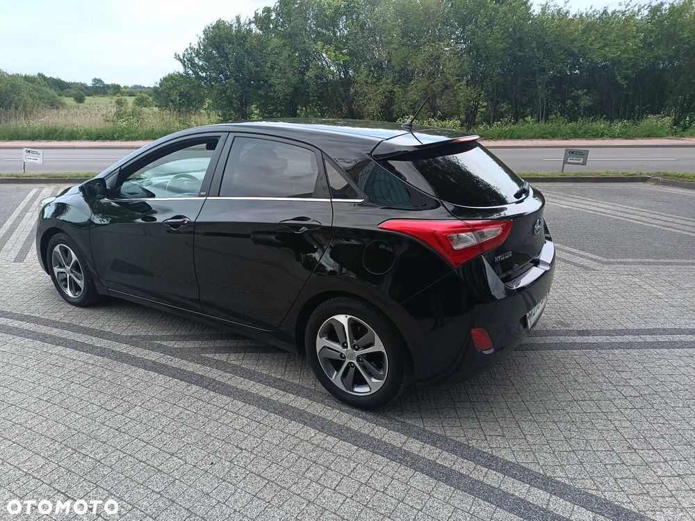 Hyundai i30 blue 1.6 CRDi Style - 4