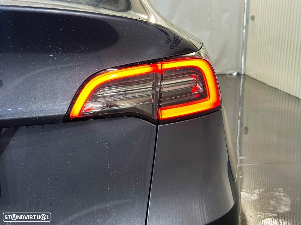 Tesla Model Y Long Range Dual Motor AWD - 58