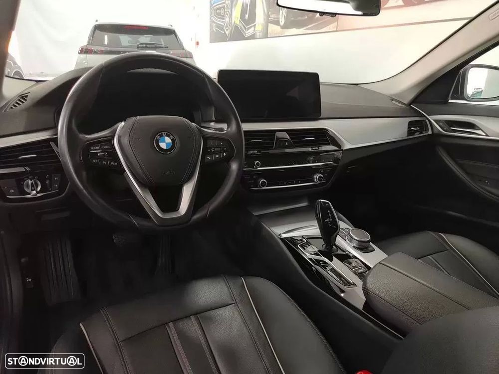 BMW 520 e Line Luxury - 45
