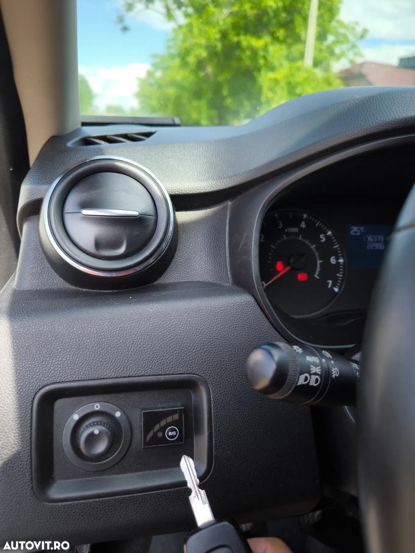 Dacia Duster 1.6 4x2 Laureate - 11