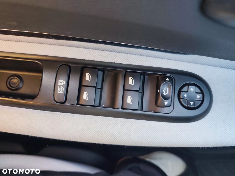 Peugeot 5008 2.0 HDi Premium - 20