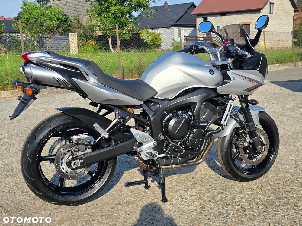 Yamaha FZ6 - 3