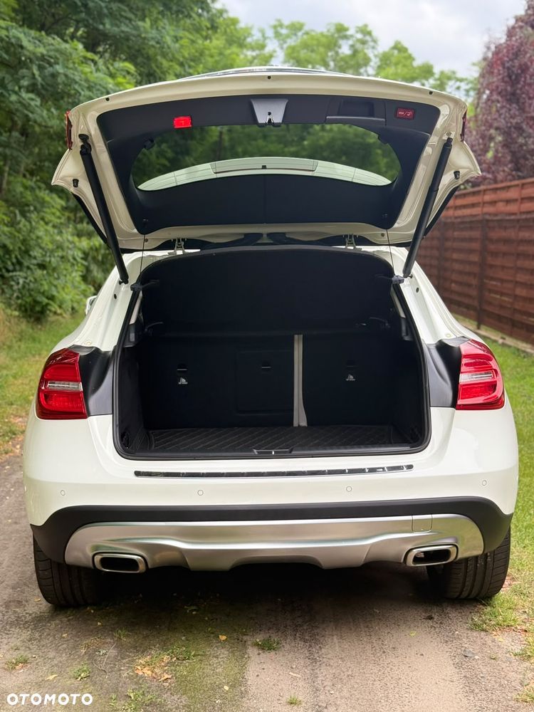 Mercedes-Benz GLA - 29