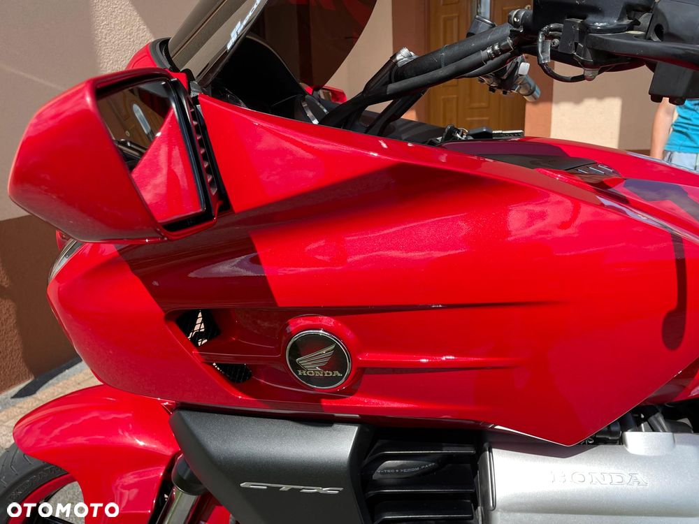 Honda CTX - 32