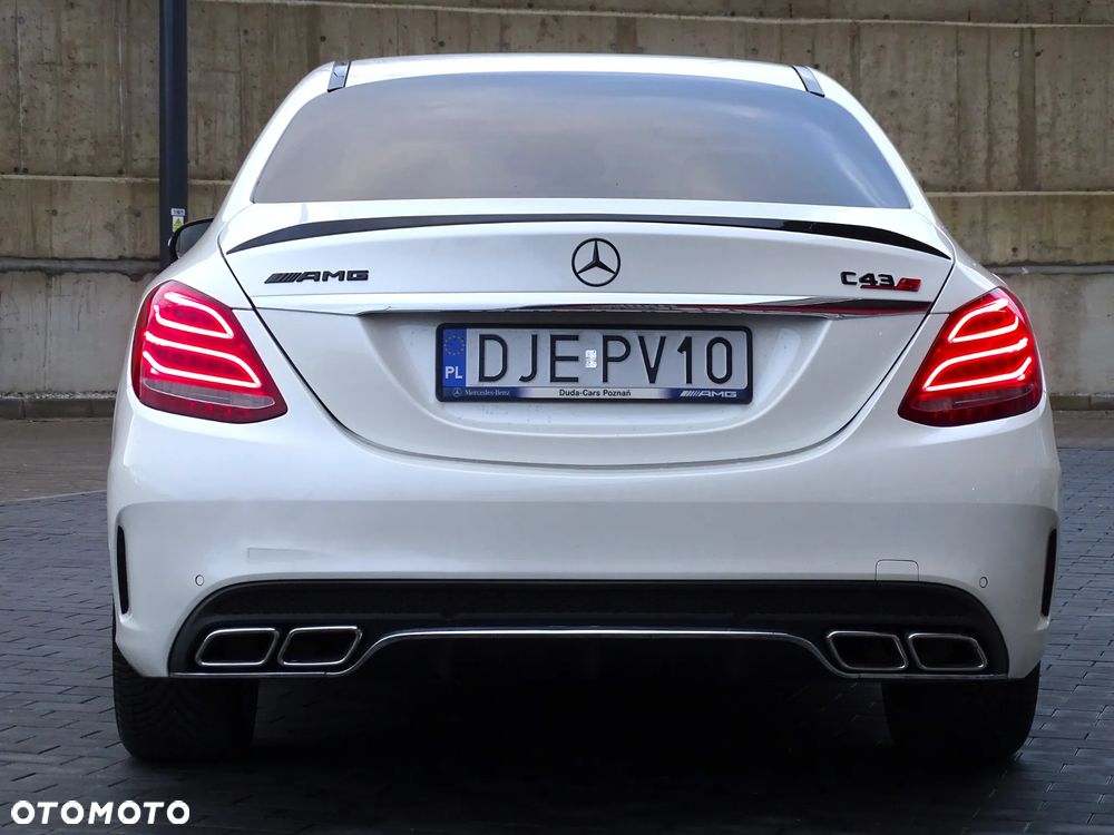 Mercedes-Benz Klasa C 200 7G-TRONIC AMG Line - 17