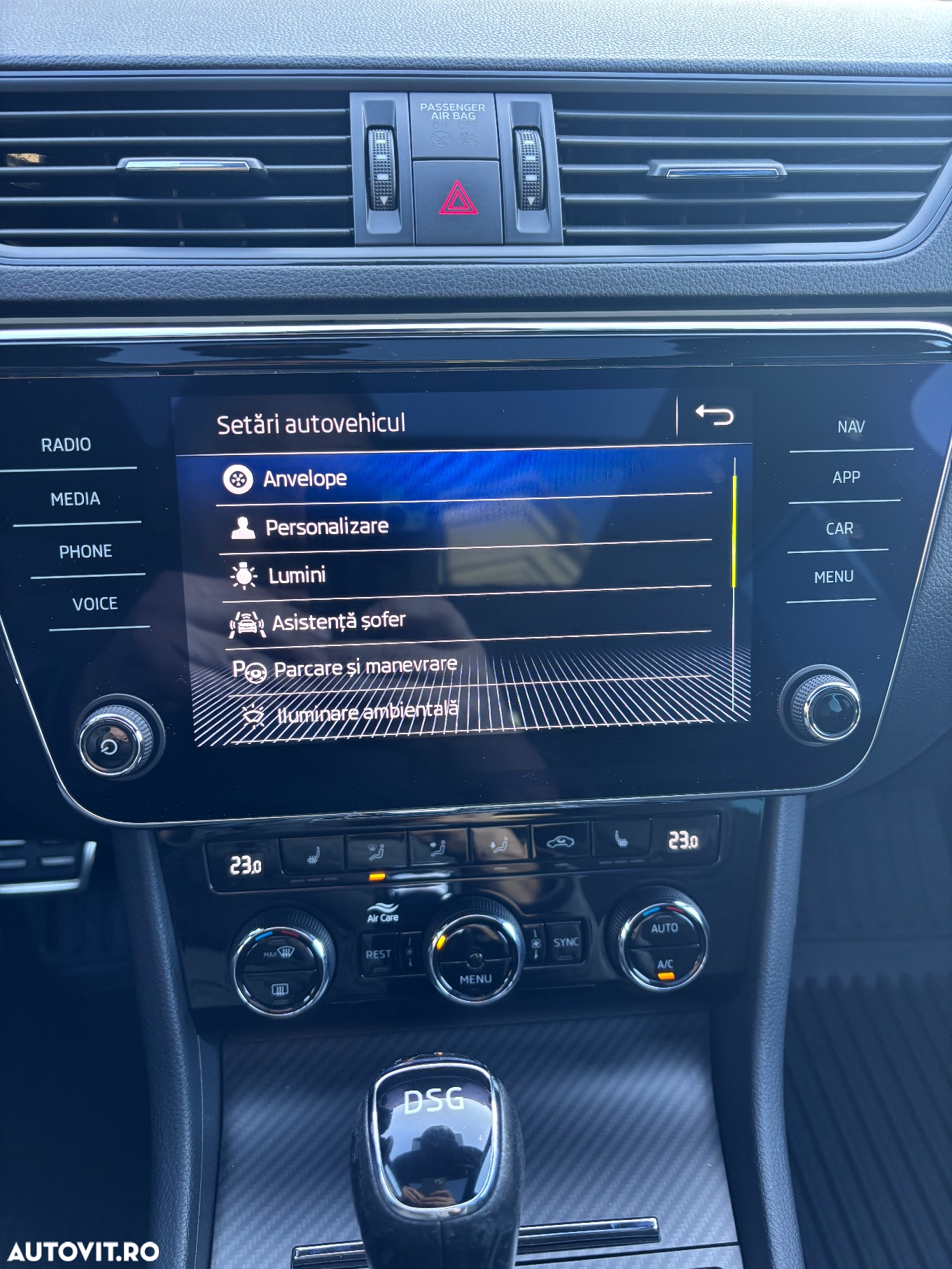 Skoda Superb 2.0 TDI DSG Sportline - 18
