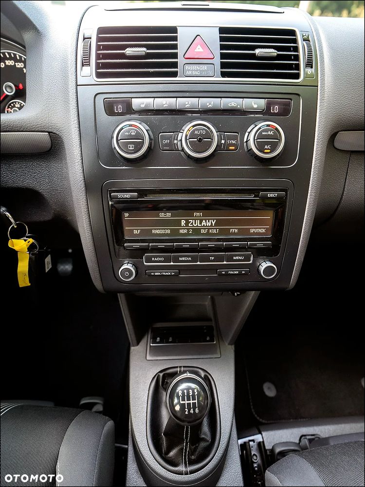 Volkswagen Touran - 25