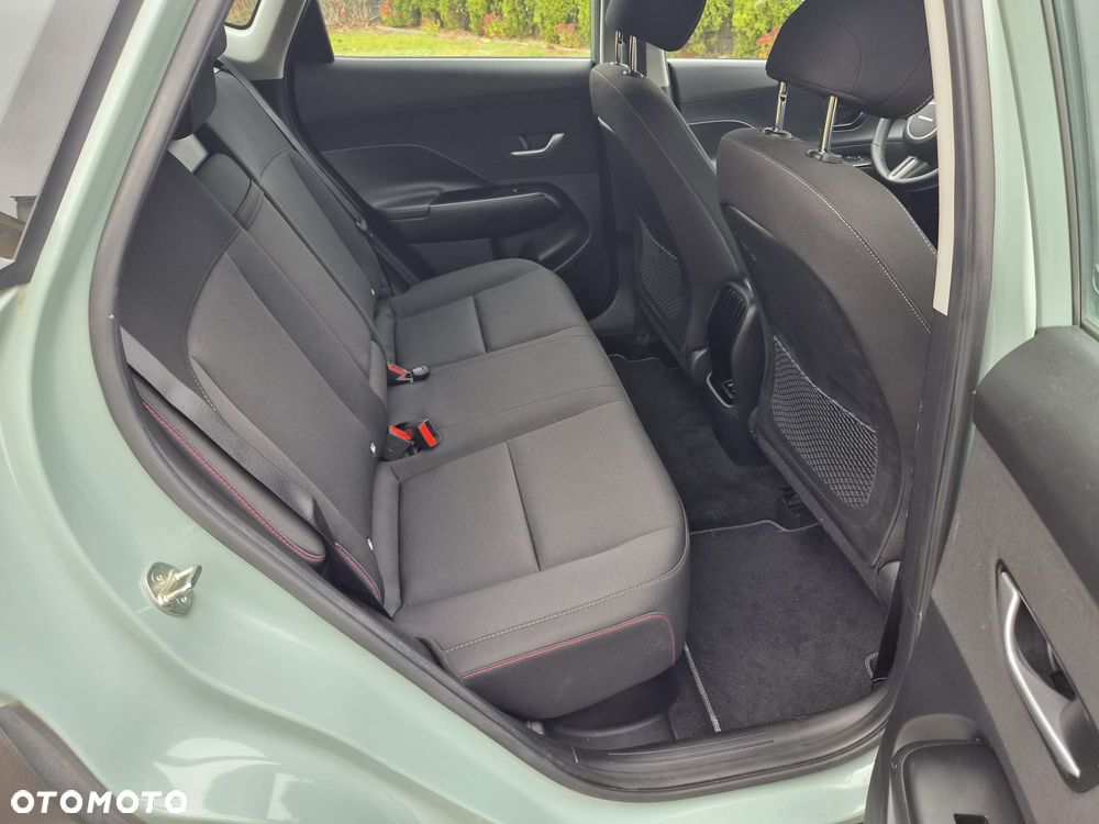 Hyundai Kona - 32