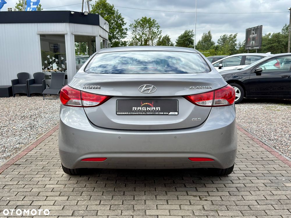 Hyundai Elantra 1.6 Style - 14