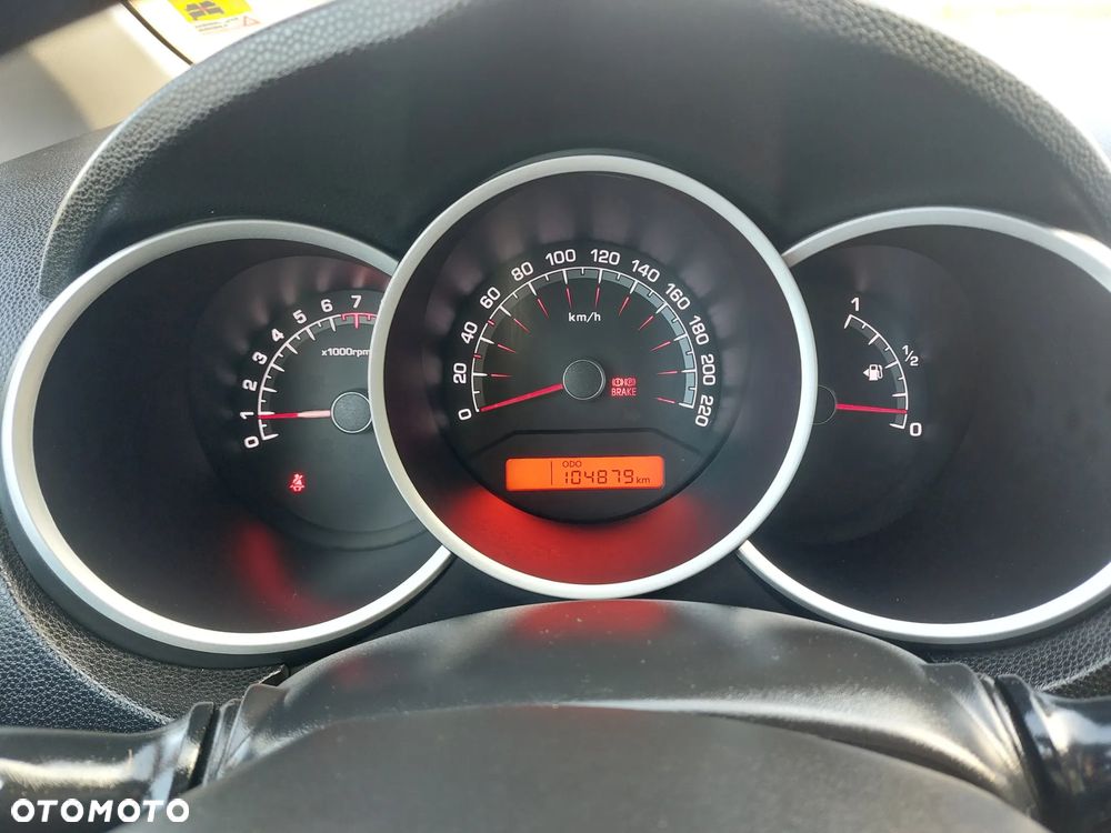 Kia Venga - 14