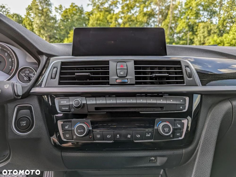BMW Seria 3 330i xDrive Edition M Sport Shadow - 16