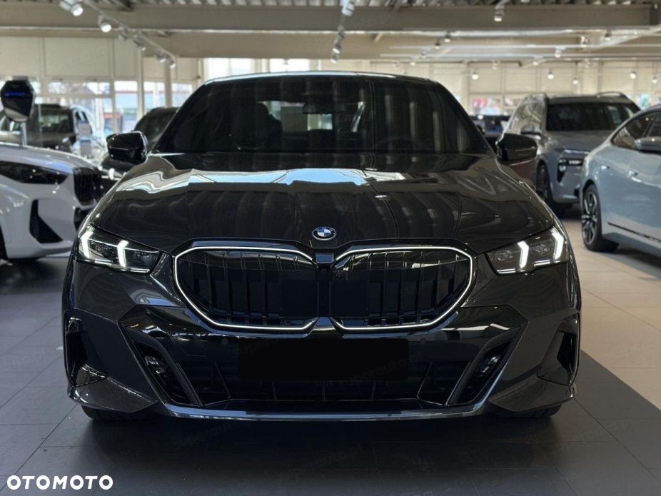 BMW Seria 5 540d xDrive mHEV M Sport - 9