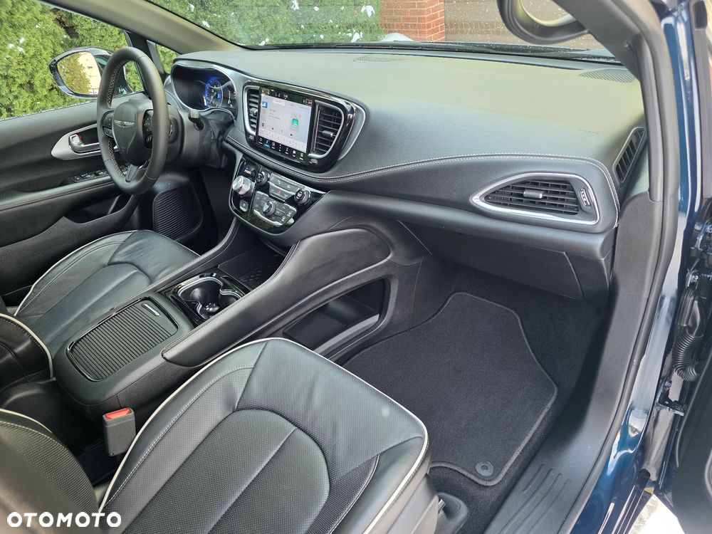 Chrysler Pacifica - 15