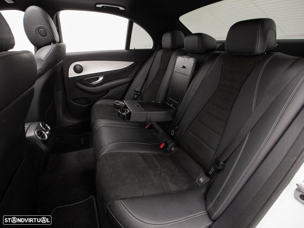 Mercedes-Benz E 300 de AMG Line - 12