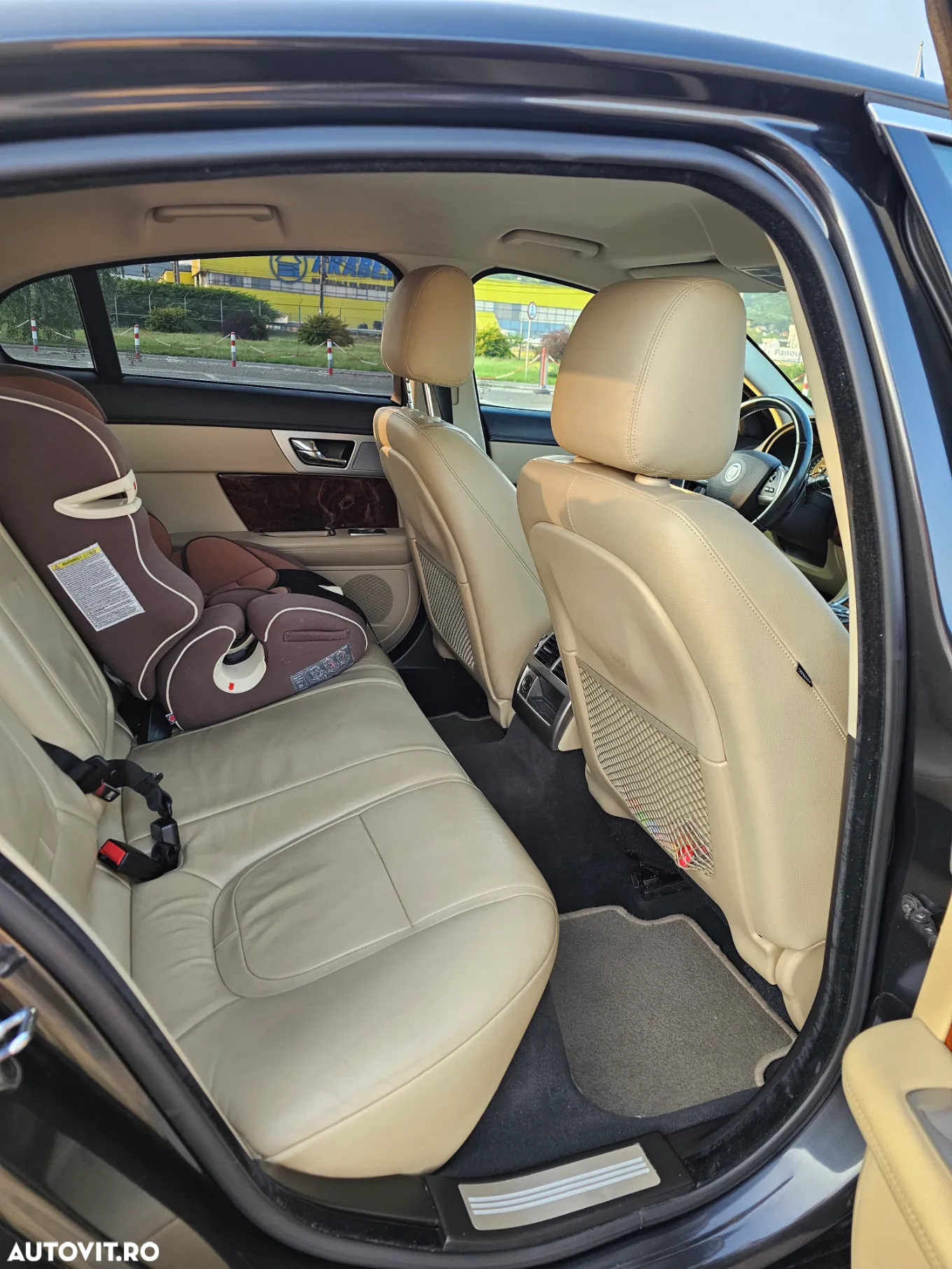 Jaguar XF 2.2 Diesel Sportbrake - 10