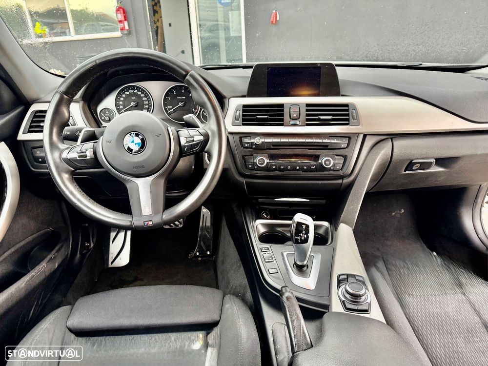 BMW 320 d Auto Pack M - 29