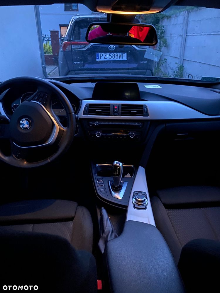 BMW Seria 3 320i xDrive - 8