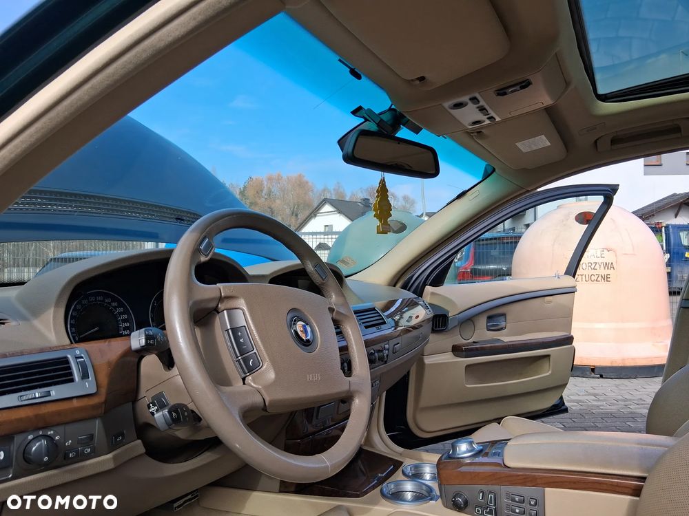 BMW Seria 7 745Li - 16