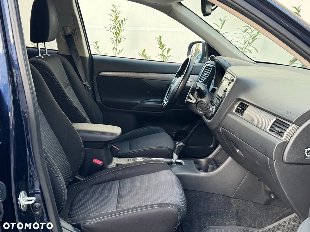 Mitsubishi Outlander 2.2 DI-D Intense + SDA 4WD - 31