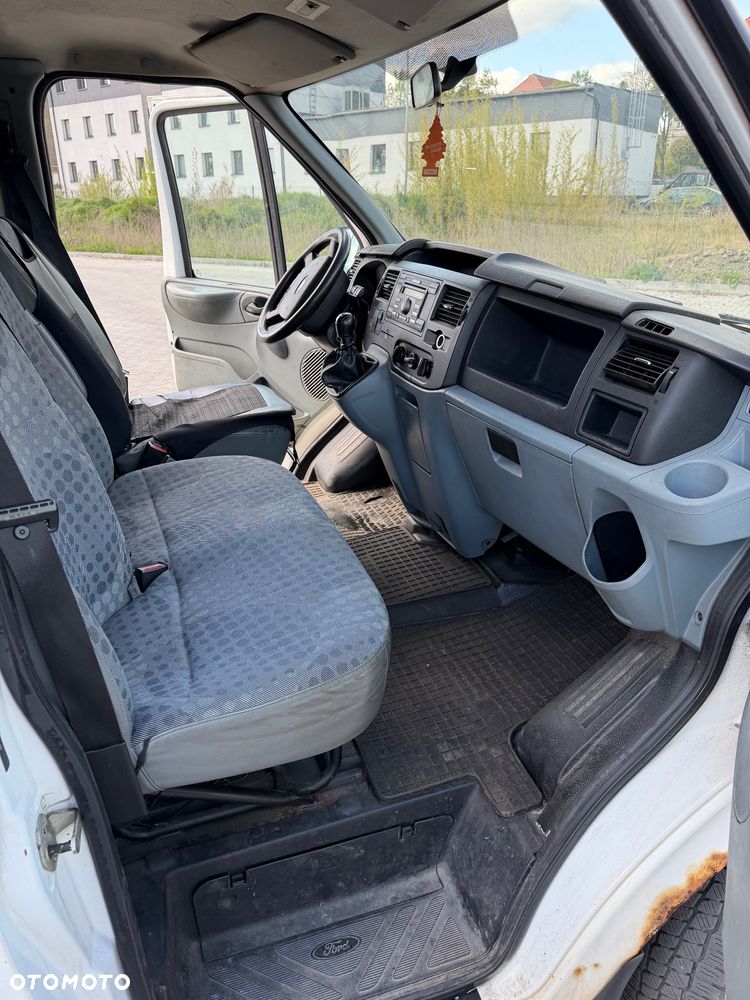 Ford Transit - 12