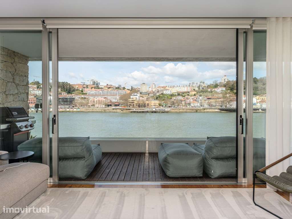 T3, como novo, vista rio no Cais do Cavaco - Grande imagem: 3/44