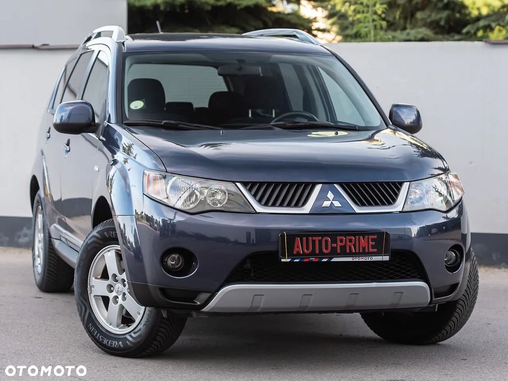 Mitsubishi Outlander - 2