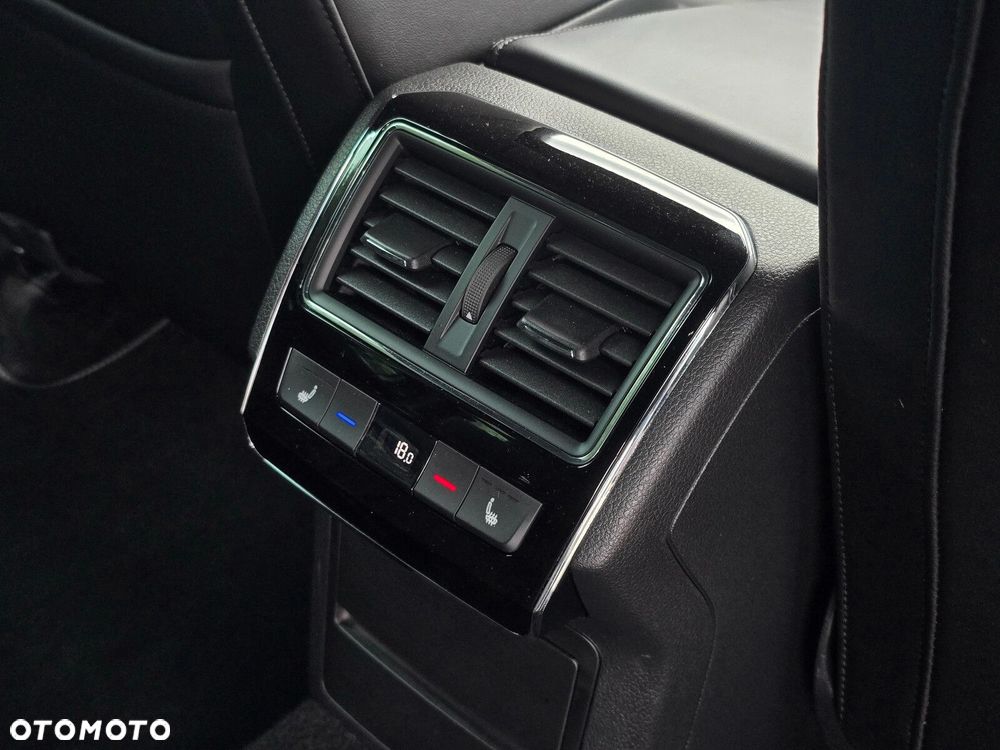 Skoda Superb 2.0 TDI SCR L&K DSG - 41