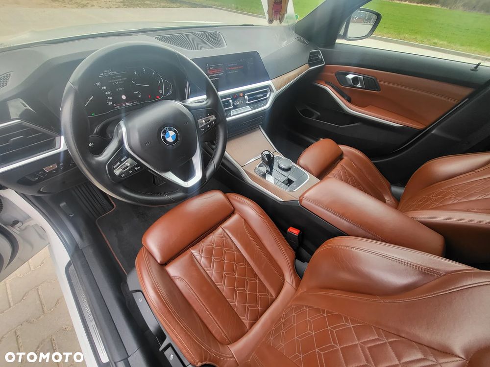 BMW Seria 3 318d Sport Line - 22