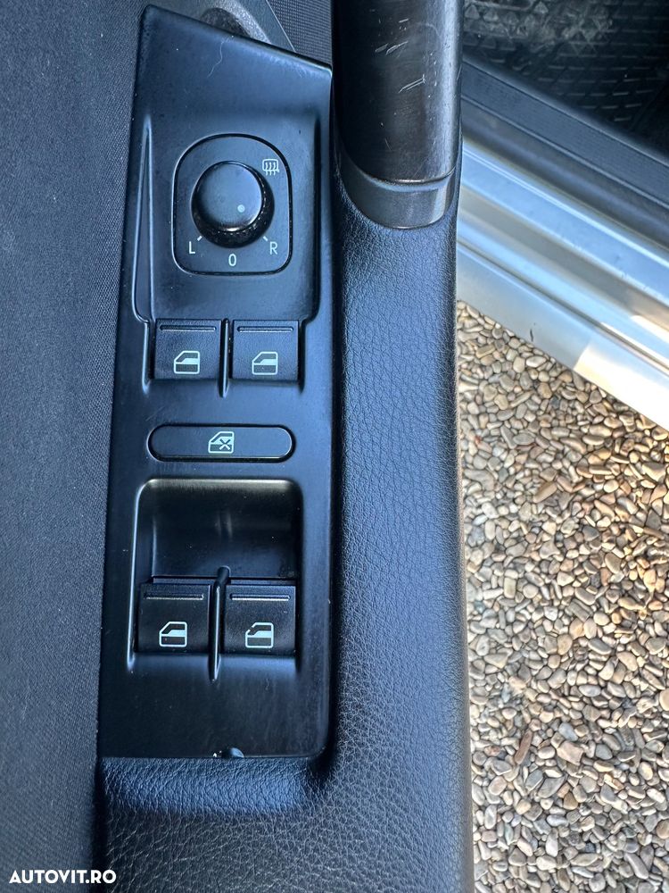 Volkswagen Passat Variant 2.0 TDI DSG BlueMotion Technology Comfortline - 12