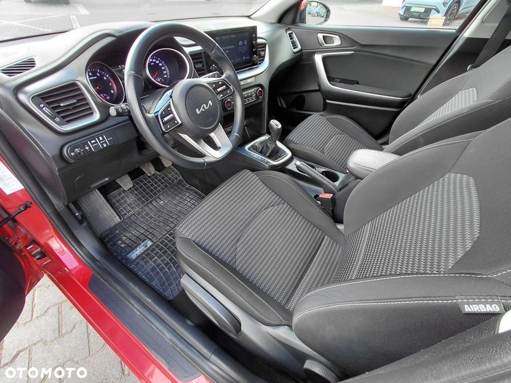 Kia Ceed 1.5 T-GDI M - 9