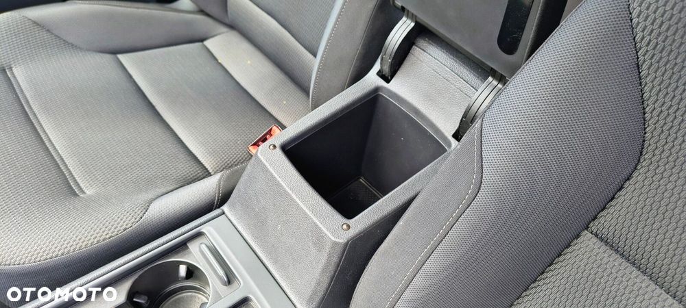 Volkswagen Golf - 28