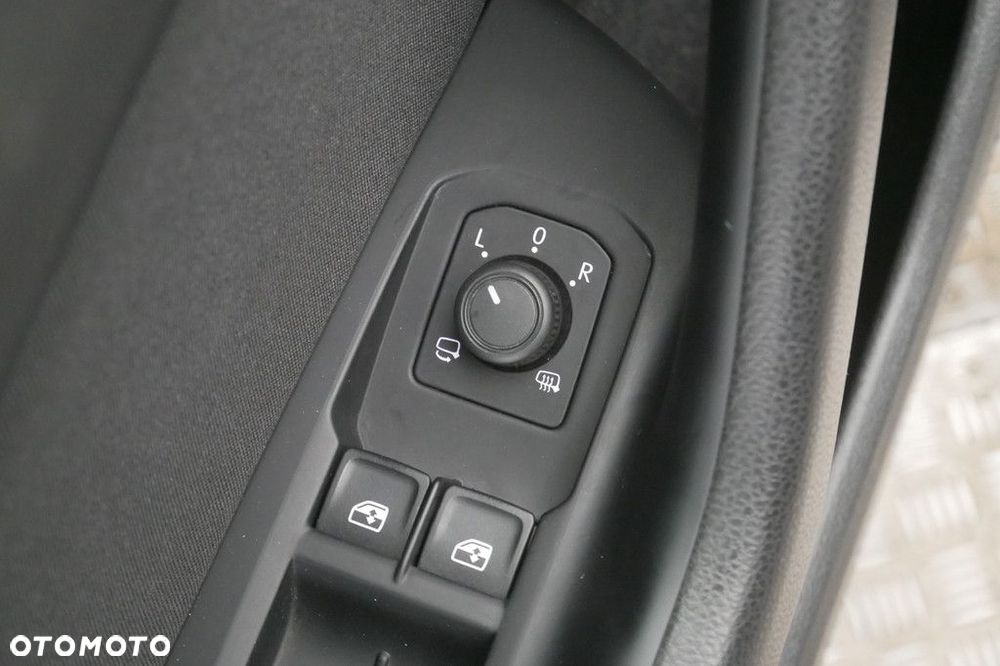 Volkswagen Passat - 31