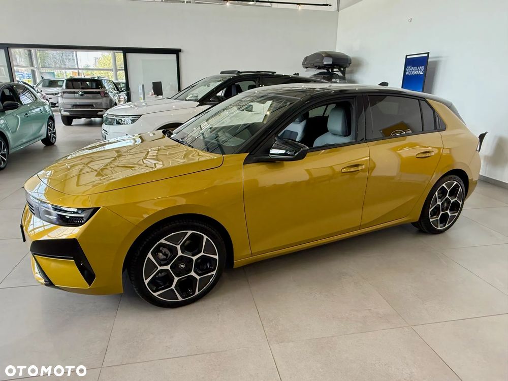 Opel Astra 1.2 T mHEV Ultimate eDTC - 11