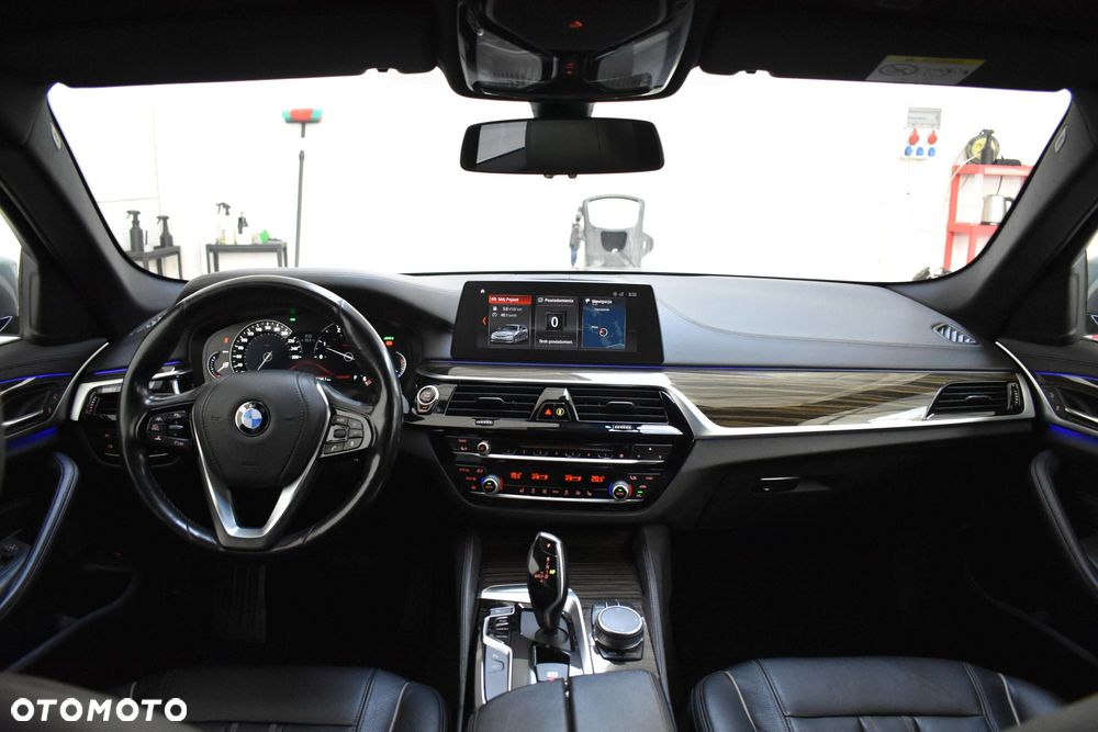 BMW Seria 5 520d xDrive Luxury Line - 17