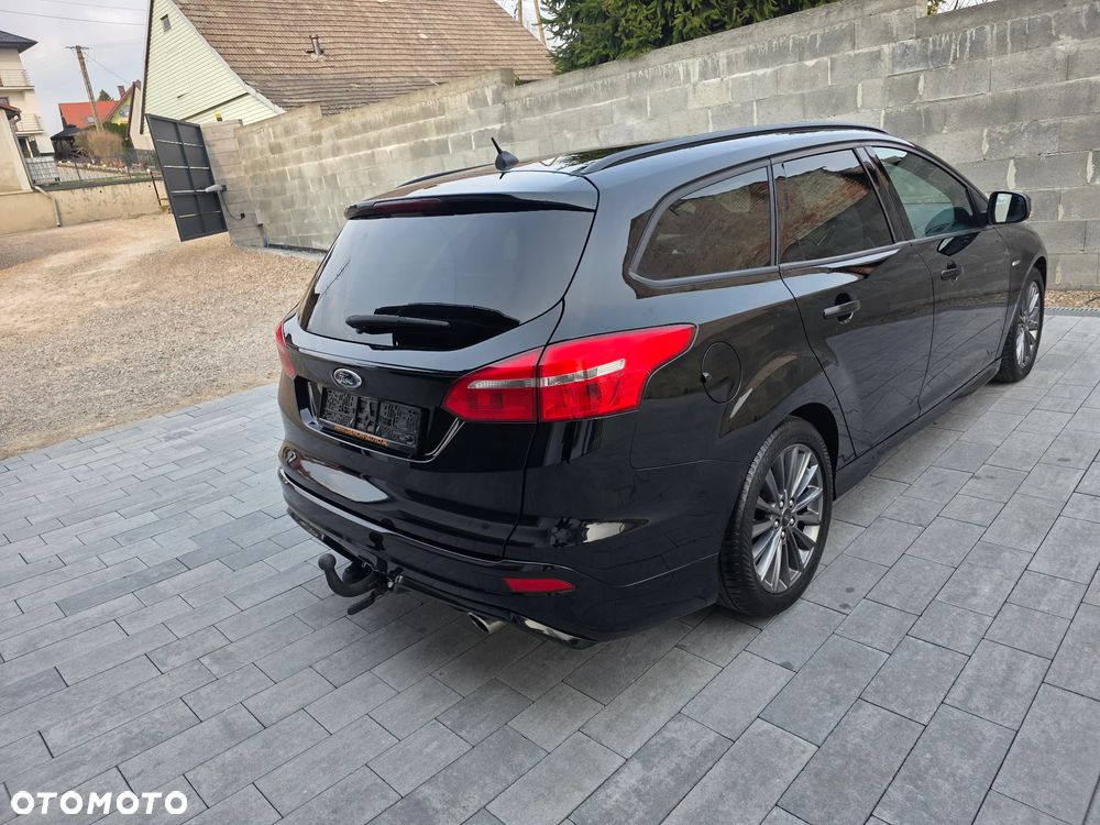 Ford Focus SW - 8