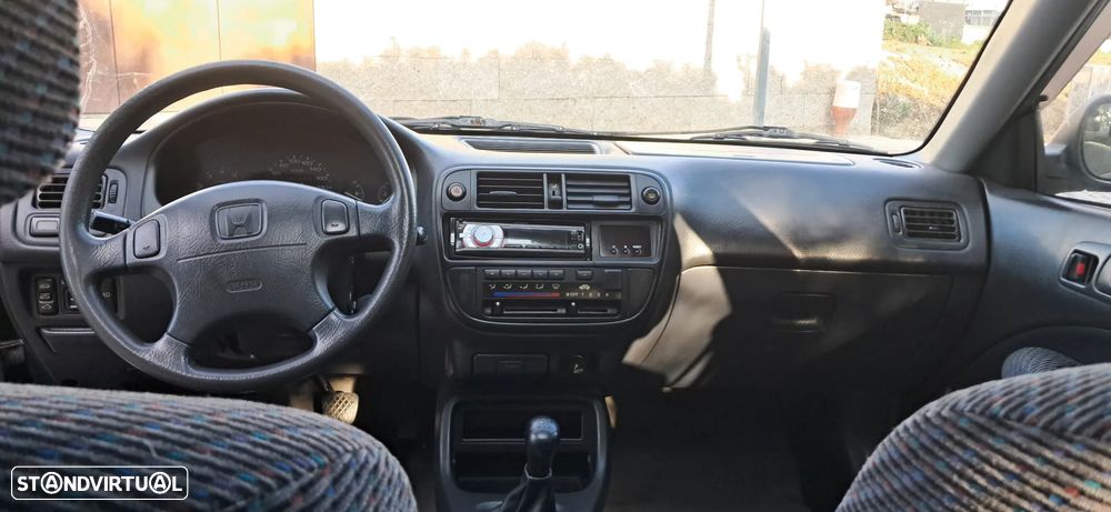 Honda Civic 1.5i LS - 10